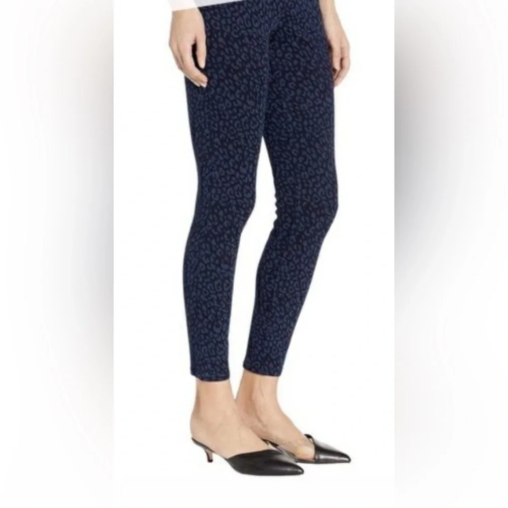 Spanx pull on stretch jeans/jeggings in blue‎ leopard. Worn 3x. Retsil 129